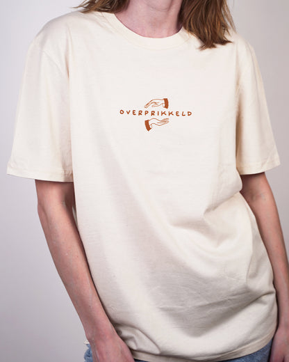 T-Shirt ‘Eerste hulp bij Overprikkeling’ Zeefdruk - Unisex 100% Biologisch Katoen (Fair Wear)