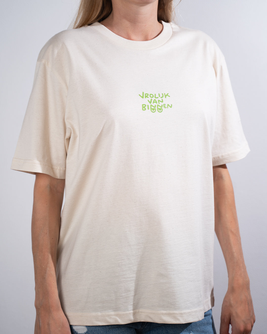 Preorder: T-shirt Vrolijk van binnen - Natural Raw Relaxed Fit
